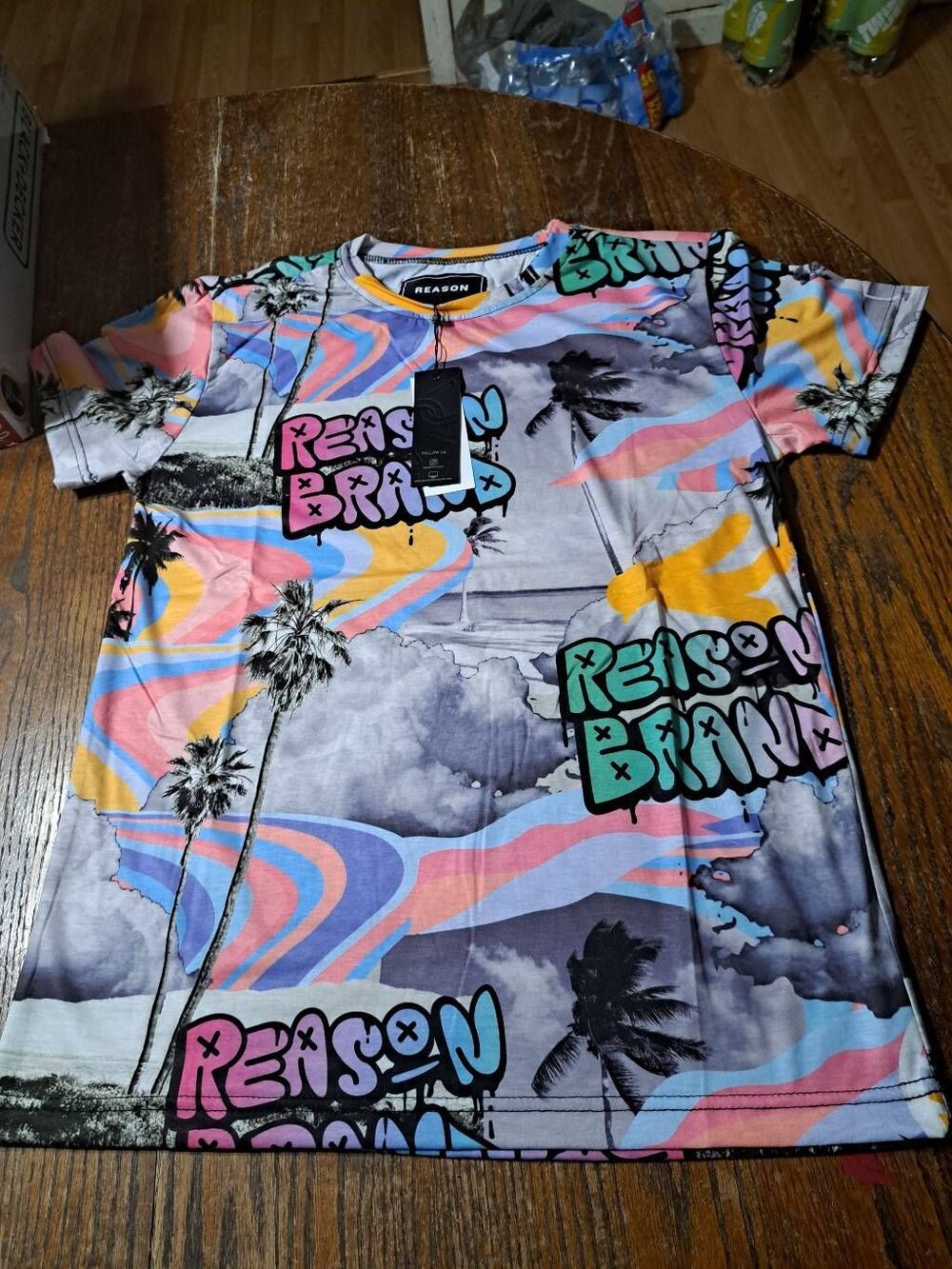 New Medium Reason Short Sleeve Crew Neck Pullover Streetwear Tee Tshirt Graffiti